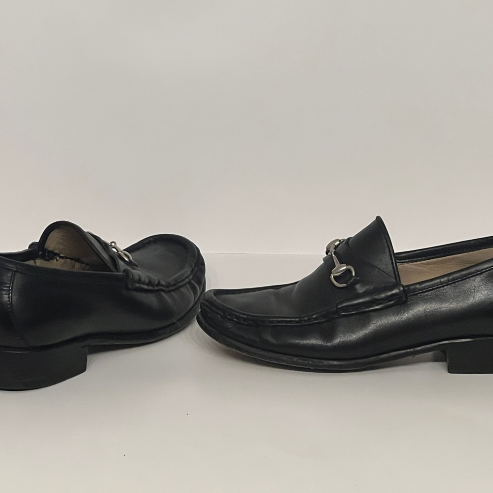 Gucci Boys Black Leather Dress Shoes - size 5.5 / size 7 in women’s